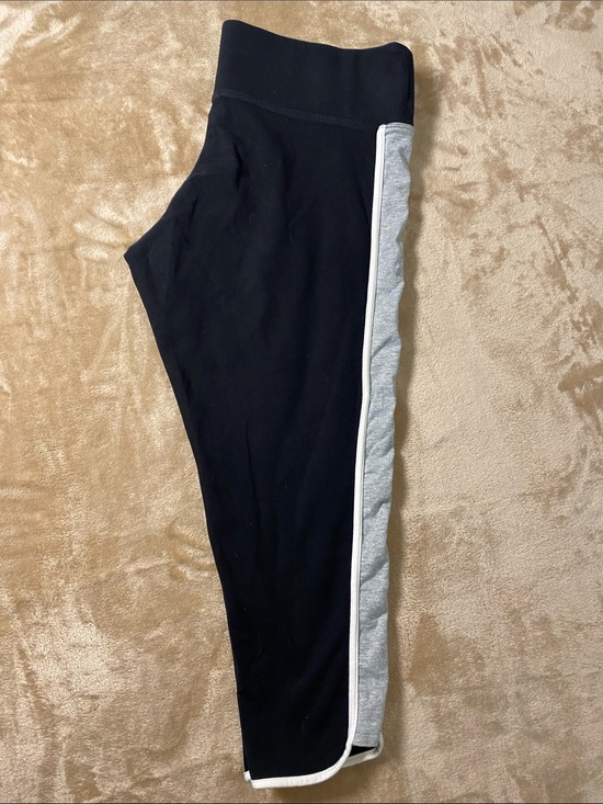 Victoria's Secret Pants - Victoria's Secret Black Leggings Capris with Gray Side Panel sequins
